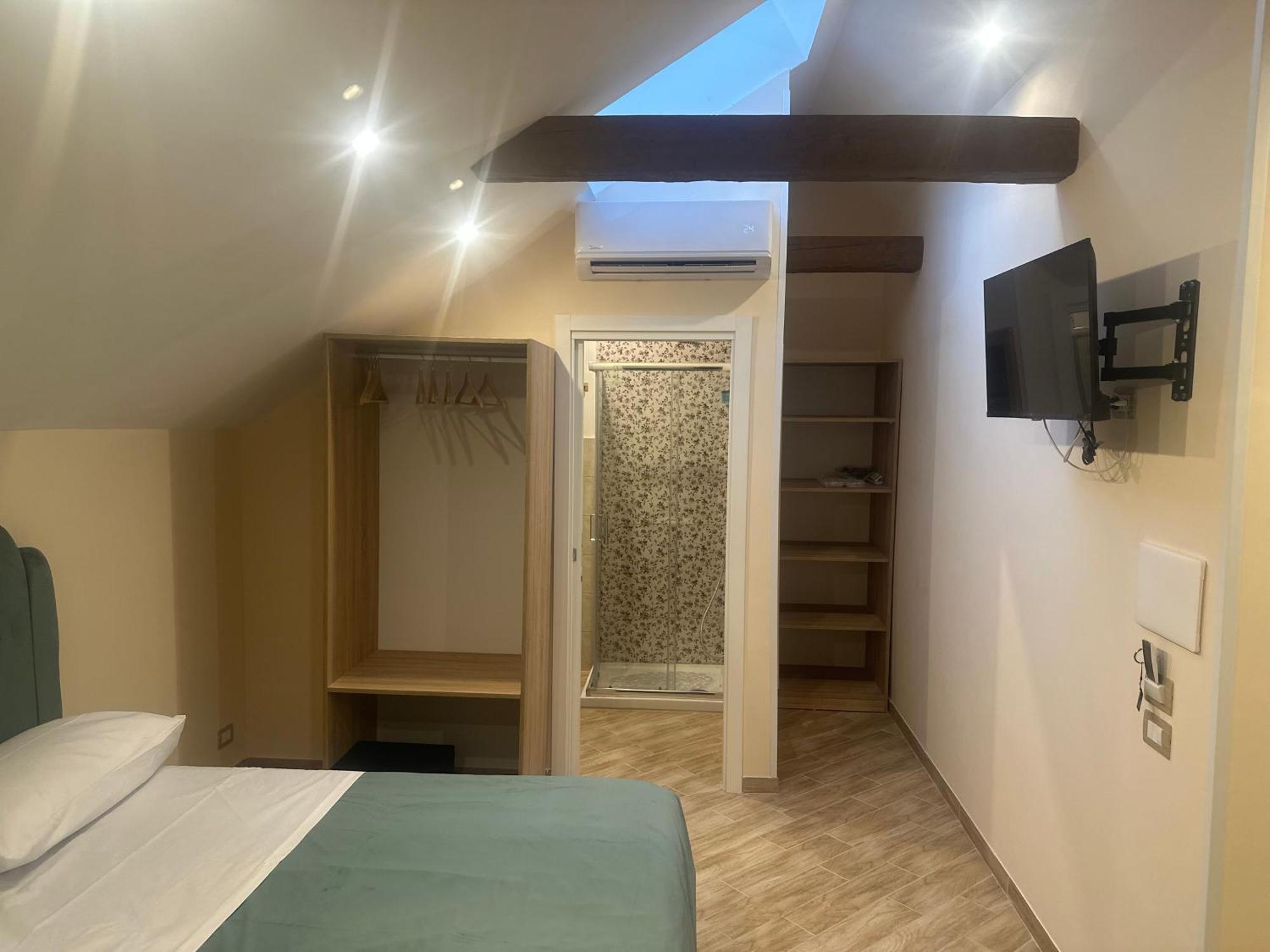 Attic Room نابولي المظهر الخارجي الصورة