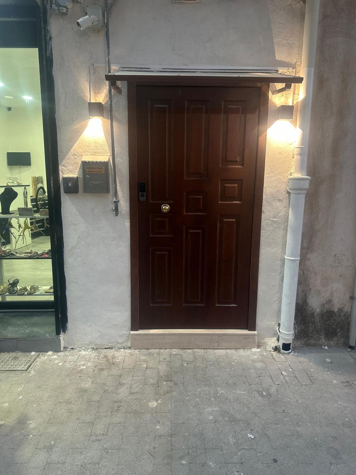 Attic Room نابولي المظهر الخارجي الصورة