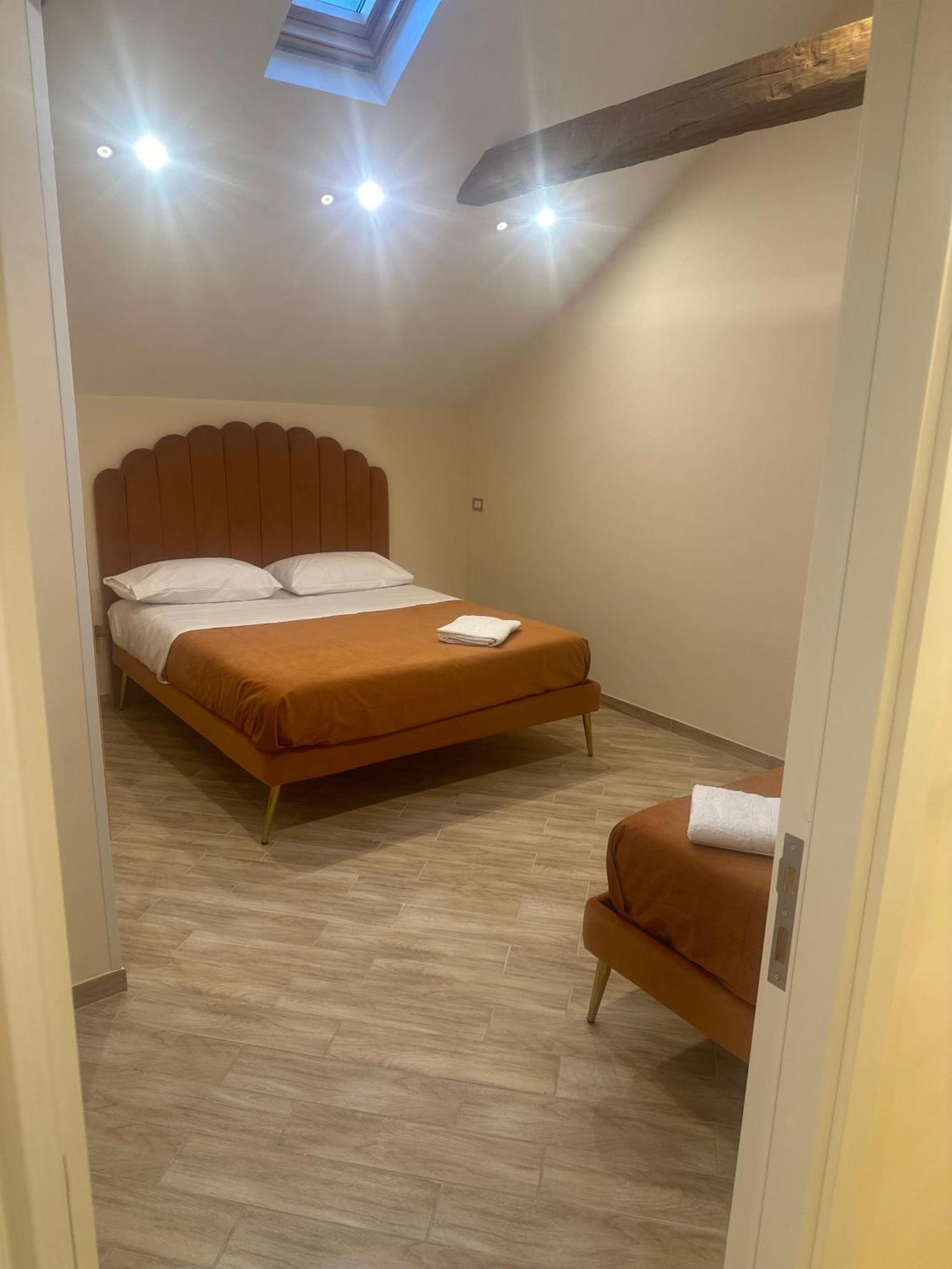 Attic Room نابولي المظهر الخارجي الصورة