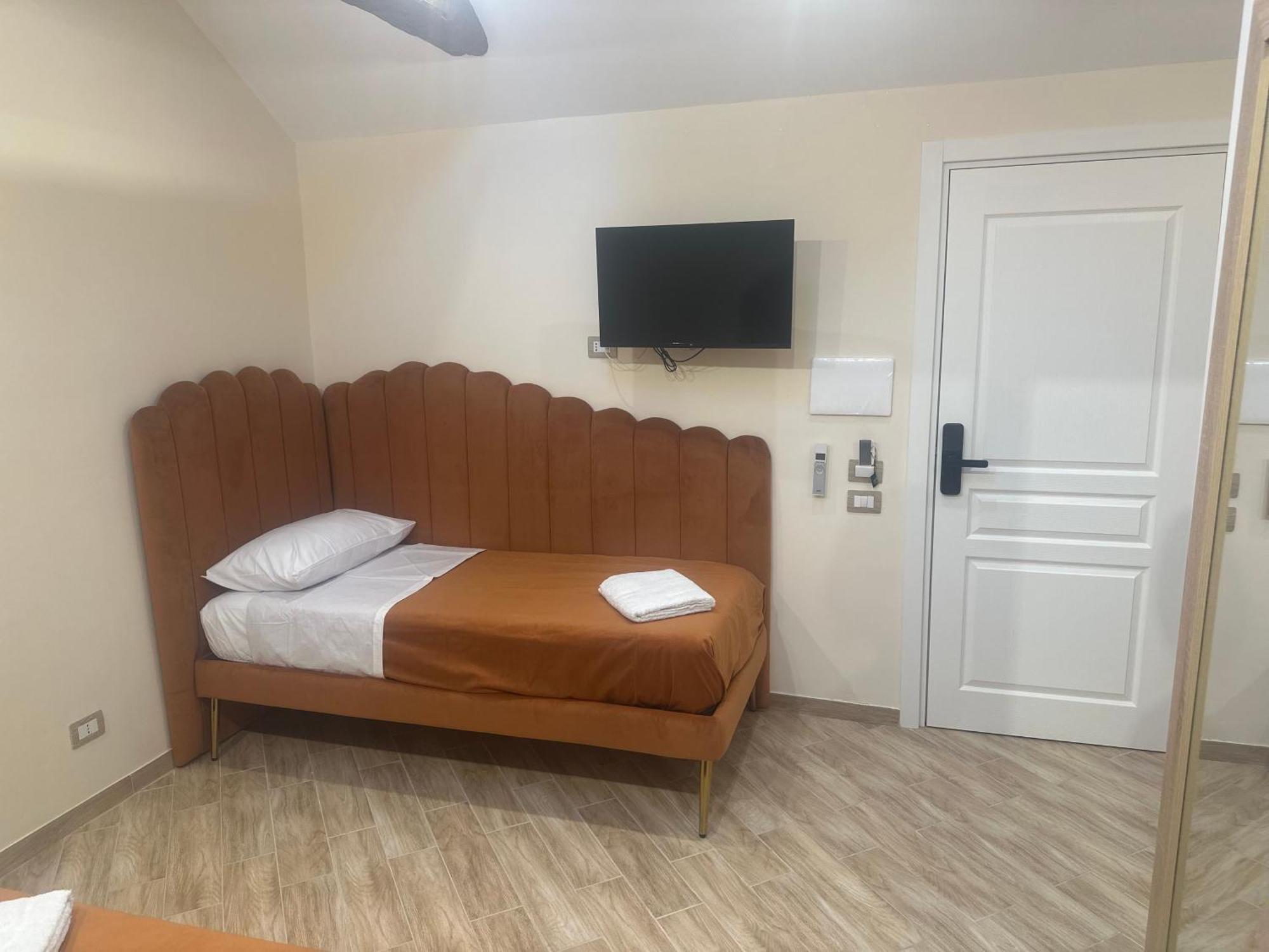 Attic Room نابولي المظهر الخارجي الصورة
