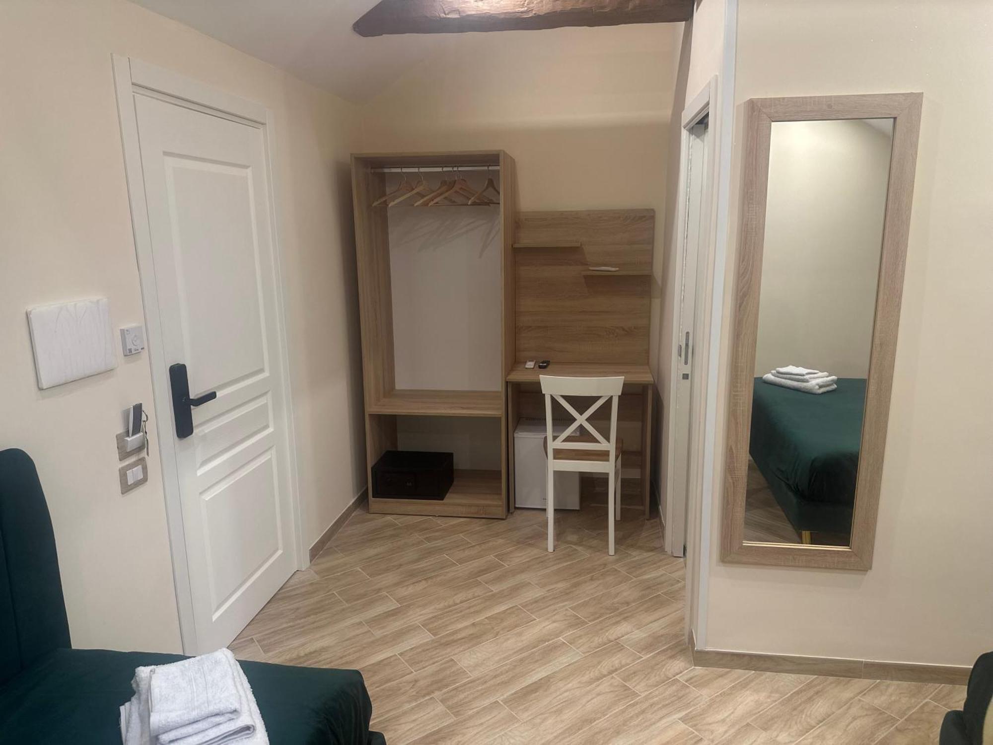 Attic Room نابولي المظهر الخارجي الصورة