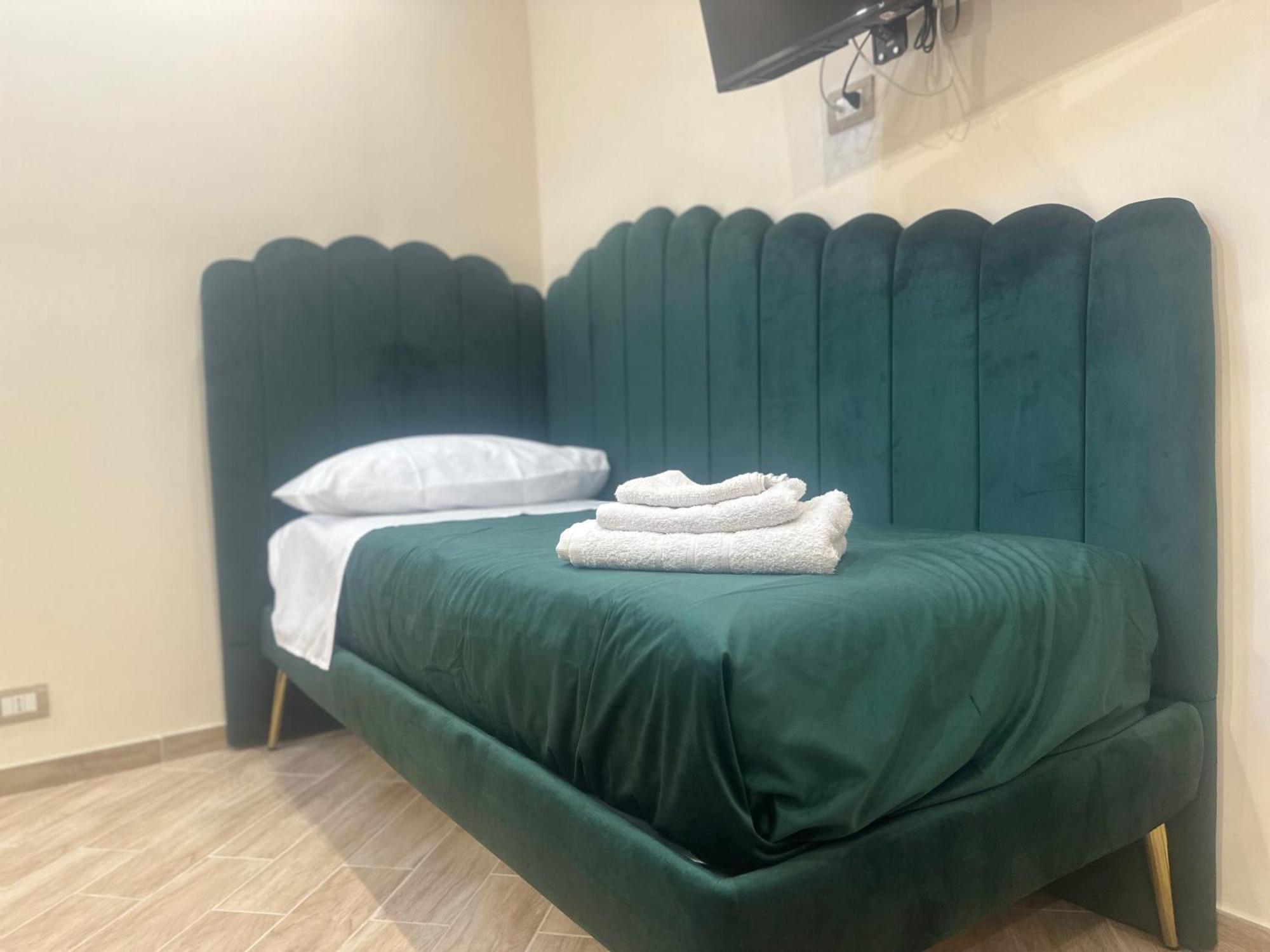 Attic Room نابولي المظهر الخارجي الصورة