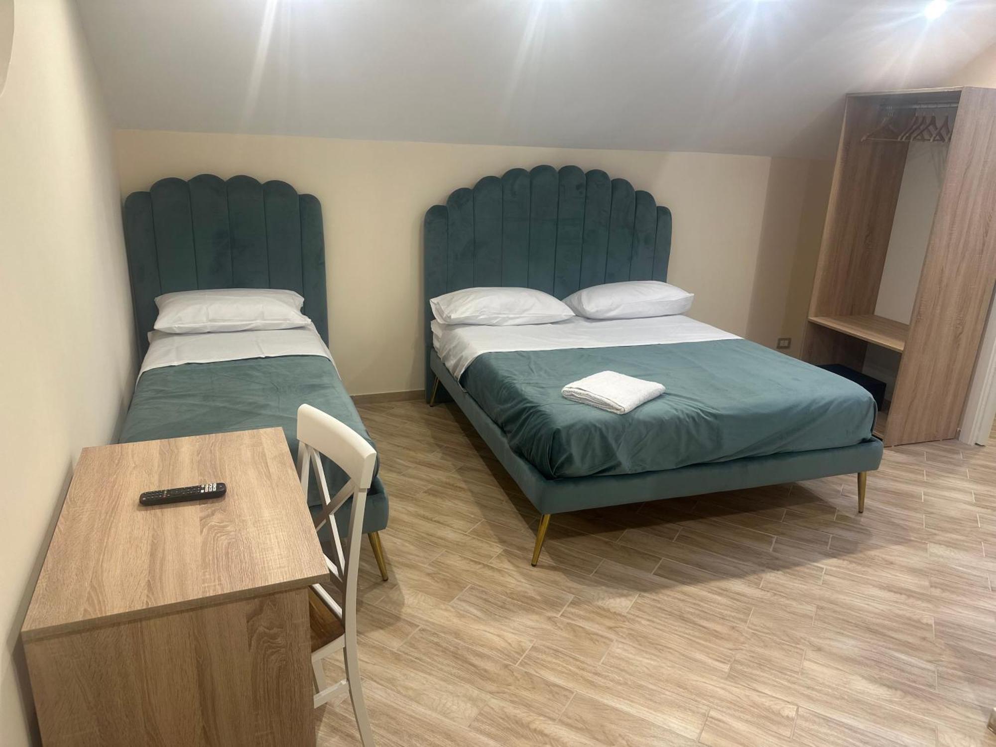 Attic Room نابولي المظهر الخارجي الصورة
