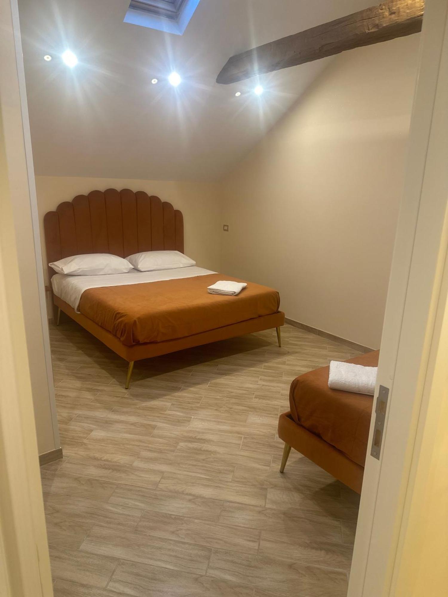 Attic Room نابولي المظهر الخارجي الصورة