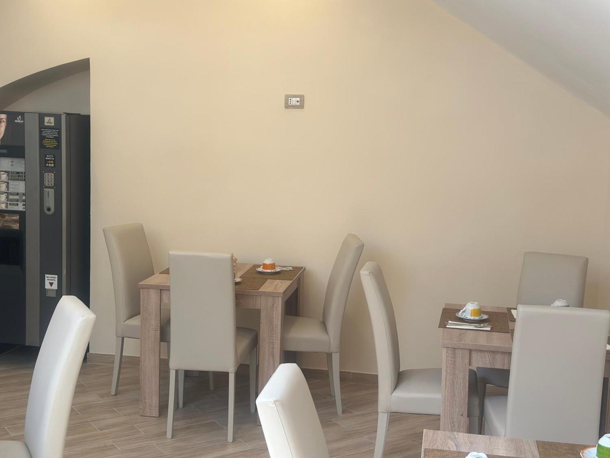 Attic Room نابولي المظهر الخارجي الصورة